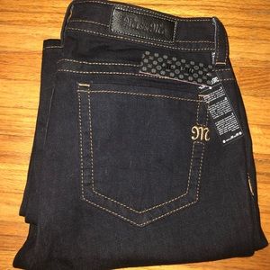 Miss Me mid-rise skinny w/ logo detail ☀️